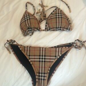 Burberry medium, bathing suit women Brand new, never wore